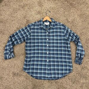 Angelique 90’s women’s flannel style shirt.